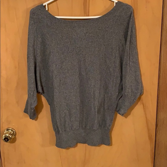 grey t-shirt - Picture 2 of 4